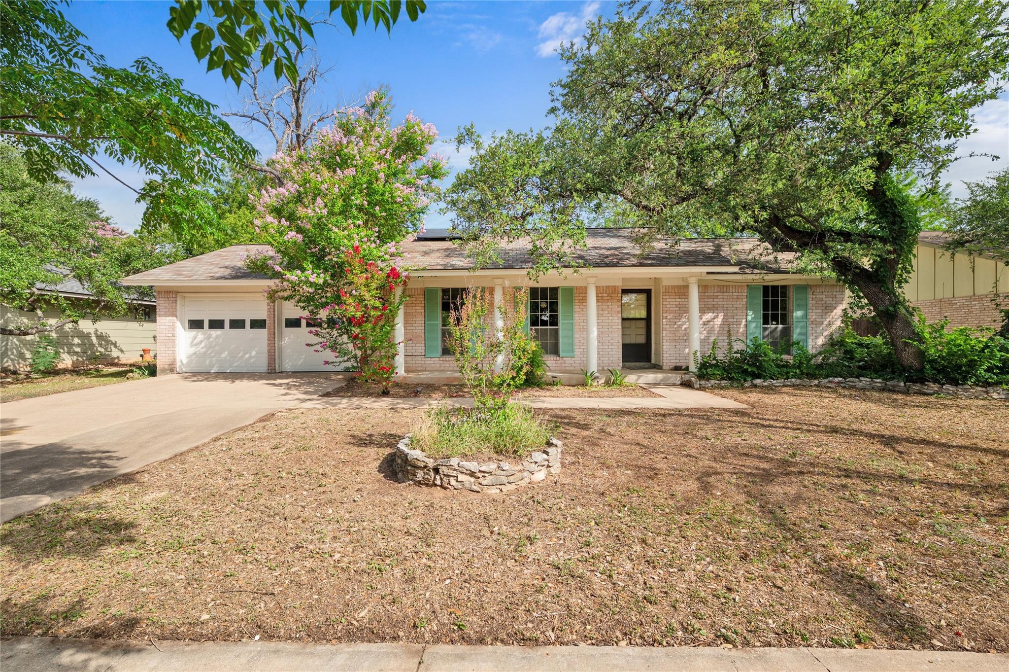 11702 Shoshone DR