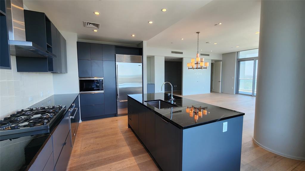 200 Congress Ave Unit: 38SW