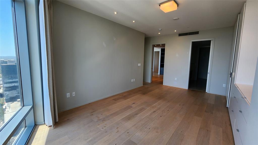 200 Congress Ave Unit: 38SW