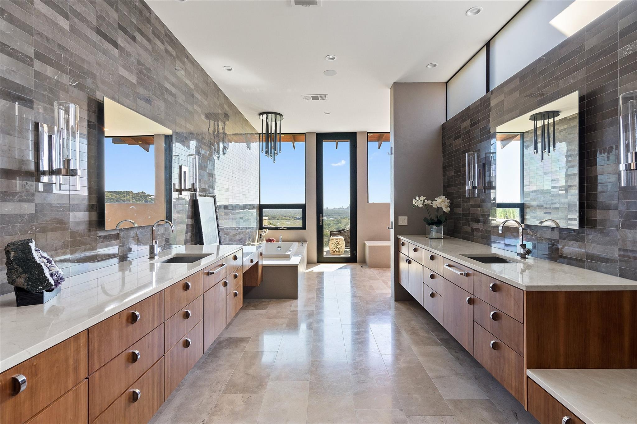 907 Terrace Mountain DR