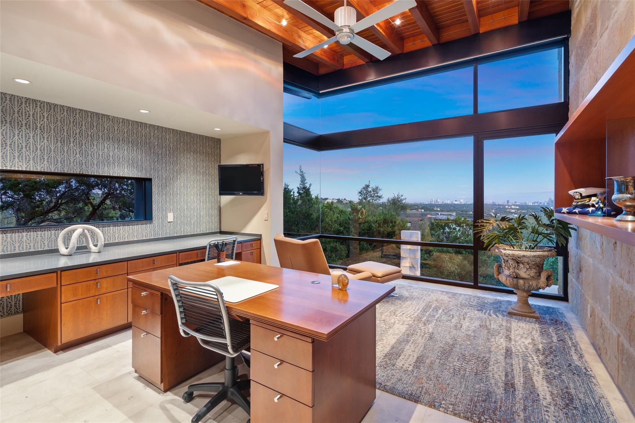 907 Terrace Mountain DR