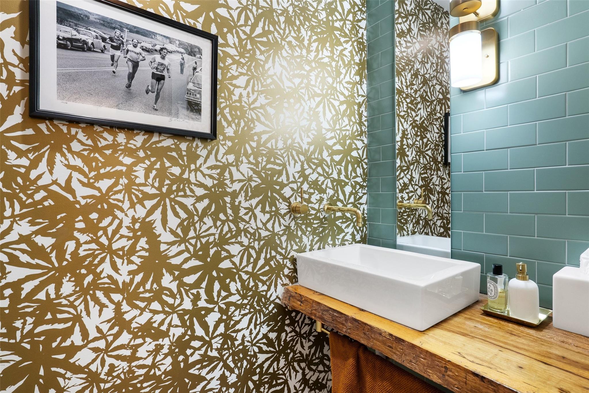 3302 Cherry Tree CIR