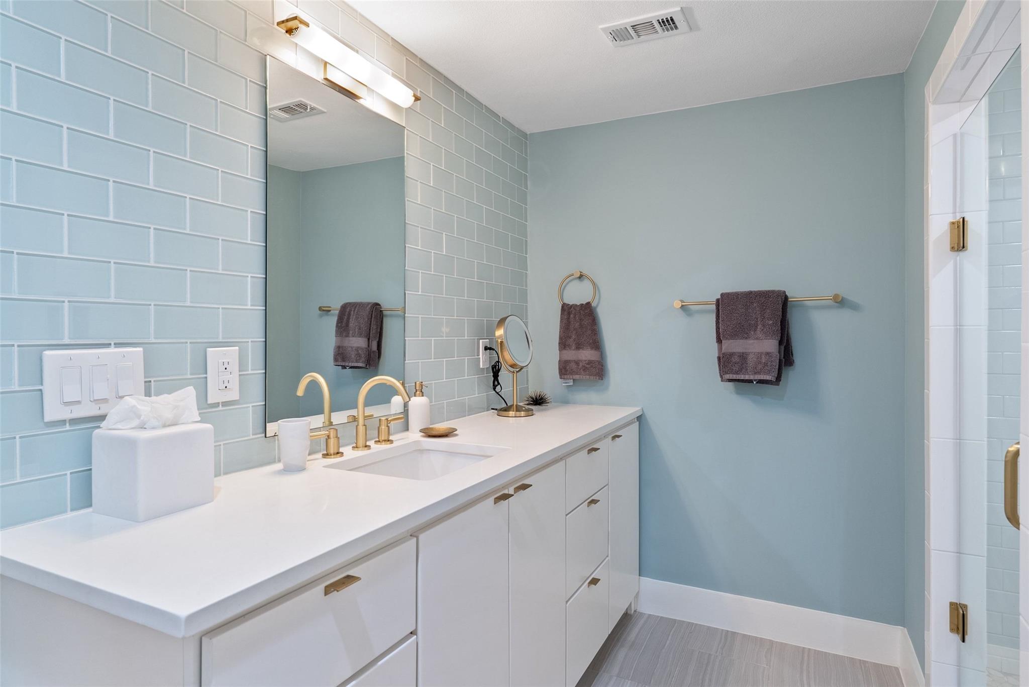 3302 Cherry Tree CIR