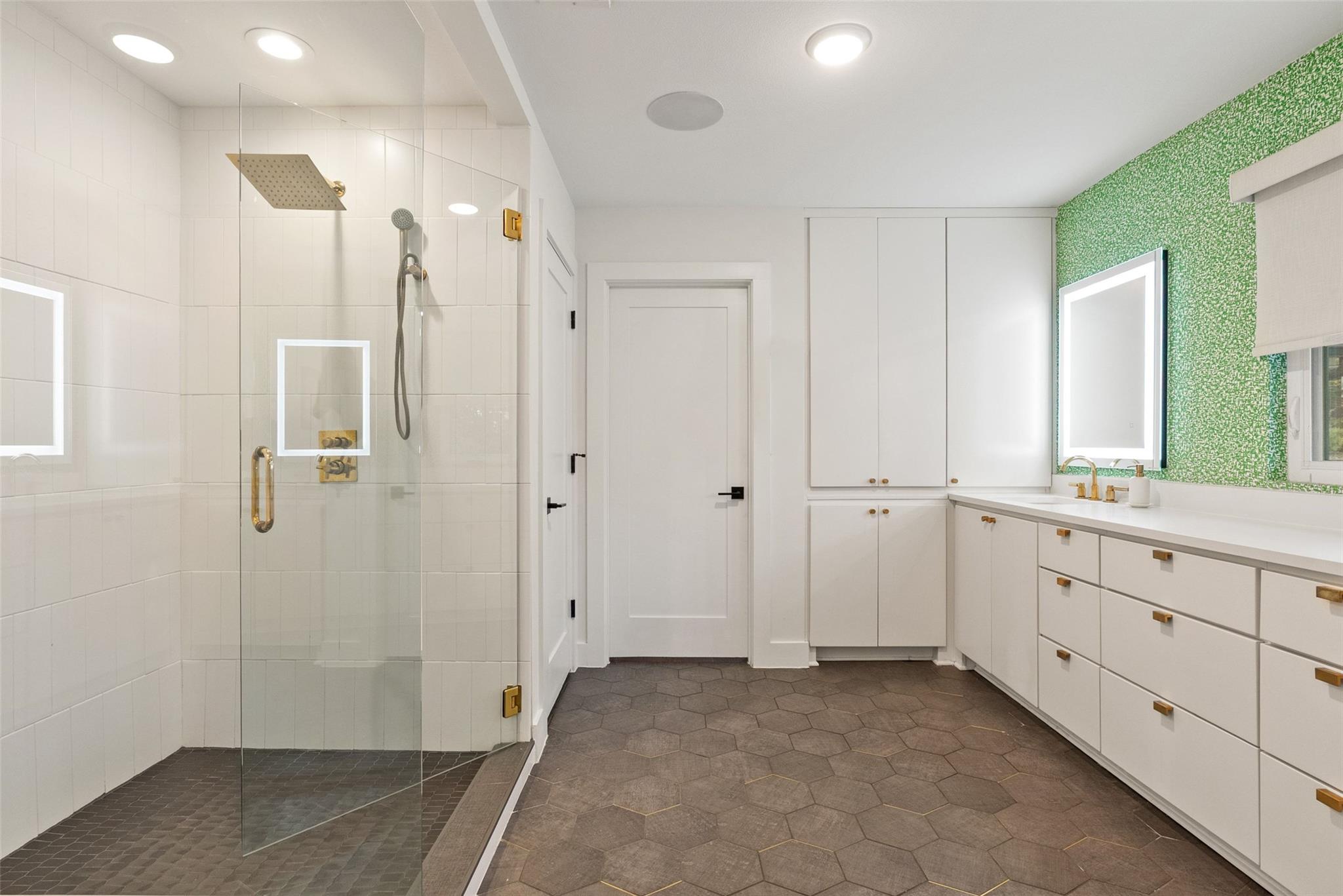 3302 Cherry Tree CIR