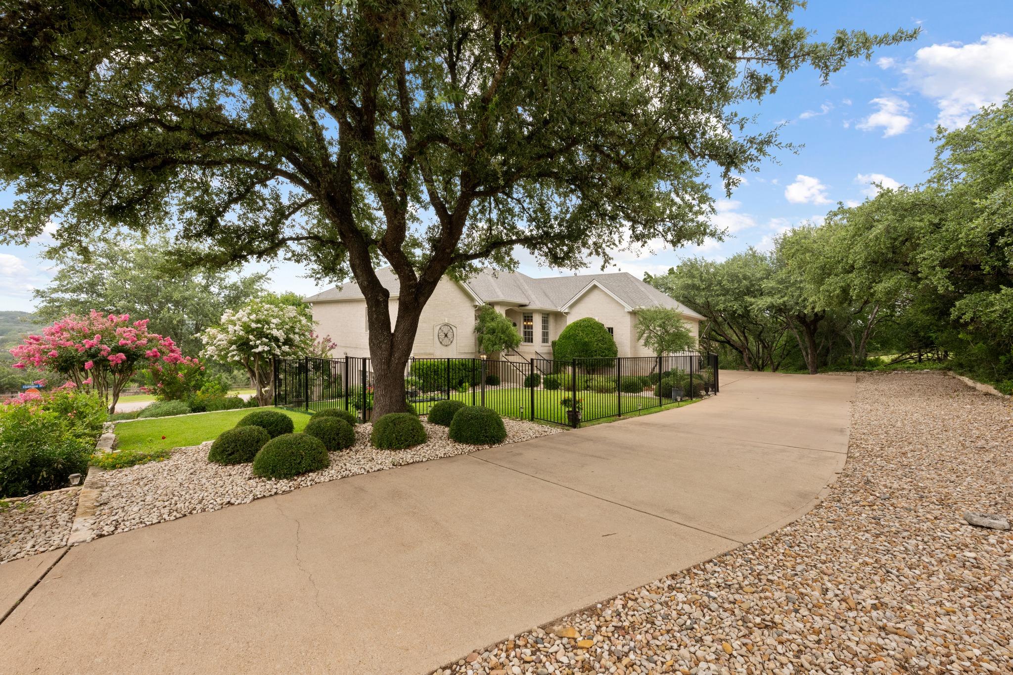 730 Golf Crest LN