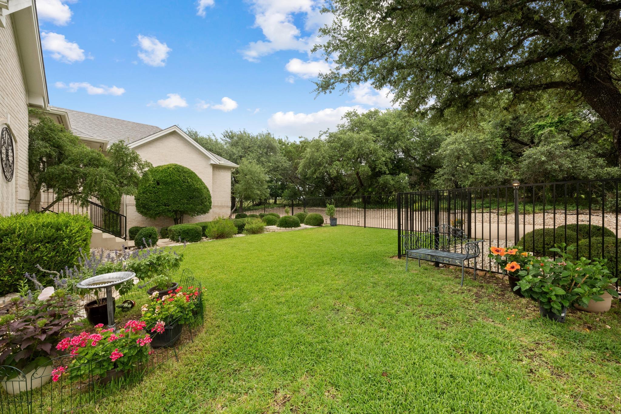 730 Golf Crest LN