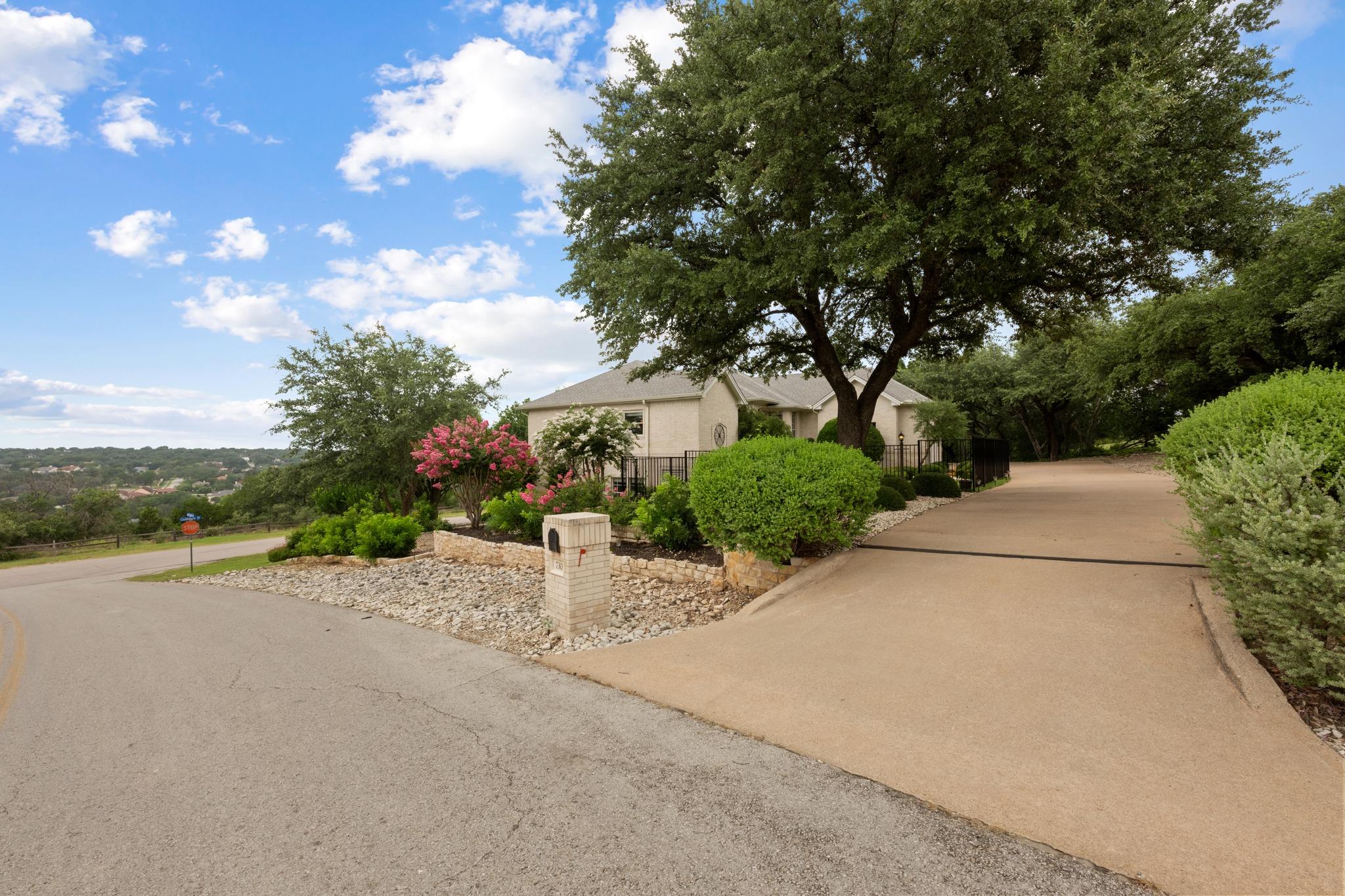 730 Golf Crest LN
