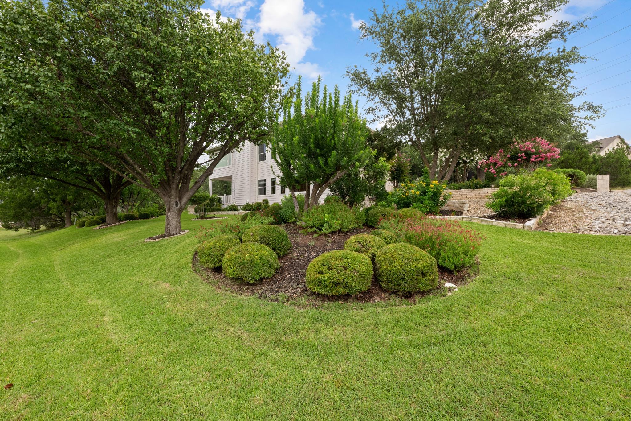 730 Golf Crest LN