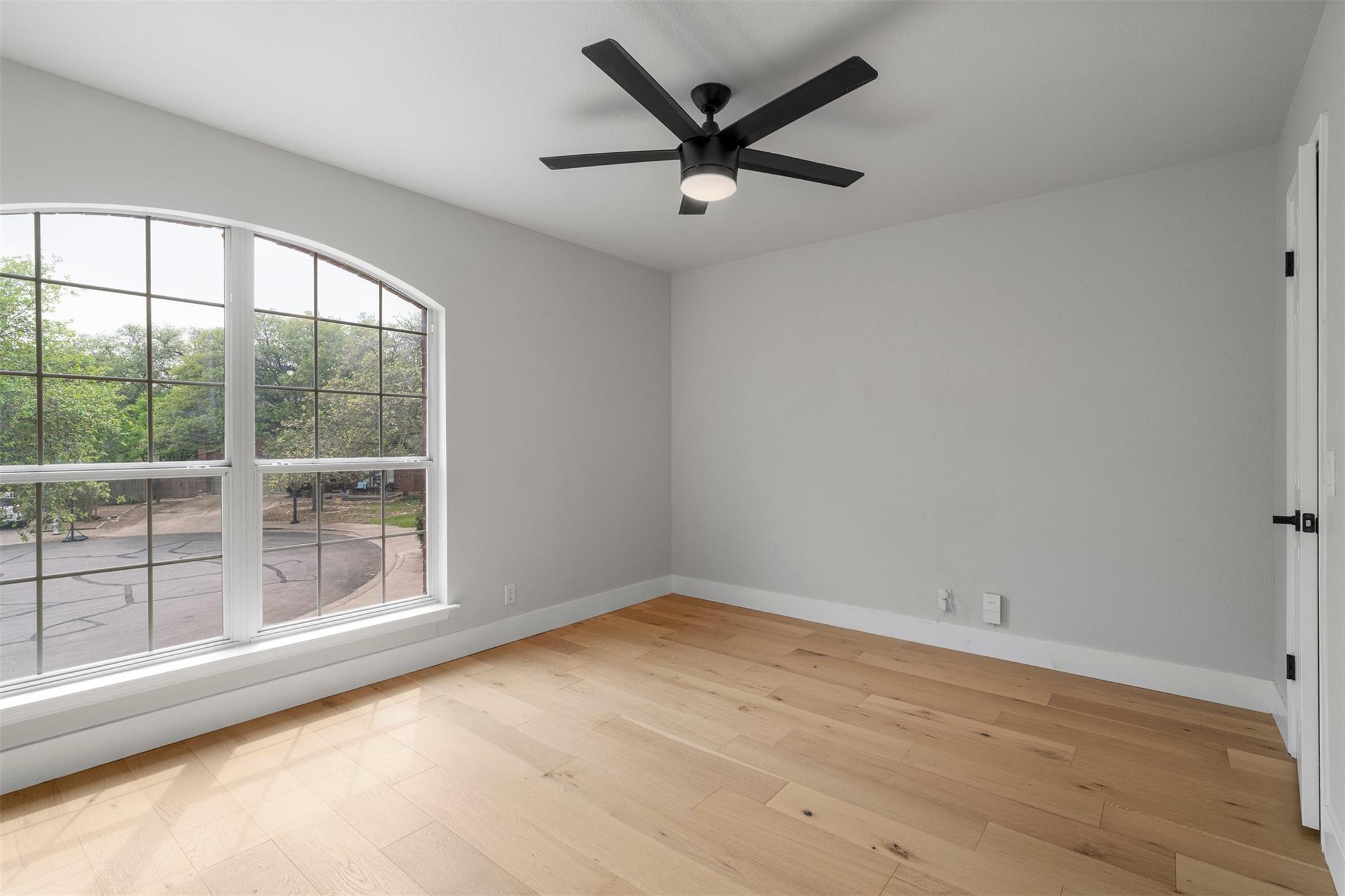 6804 Auckland CT