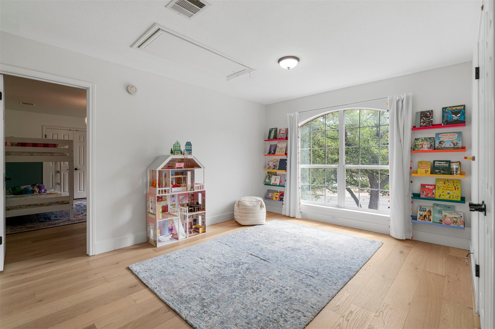 6804 Auckland CT