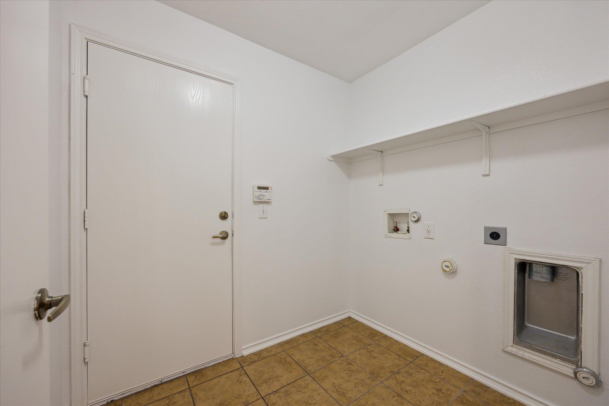 11009 Roderick Lawson LN