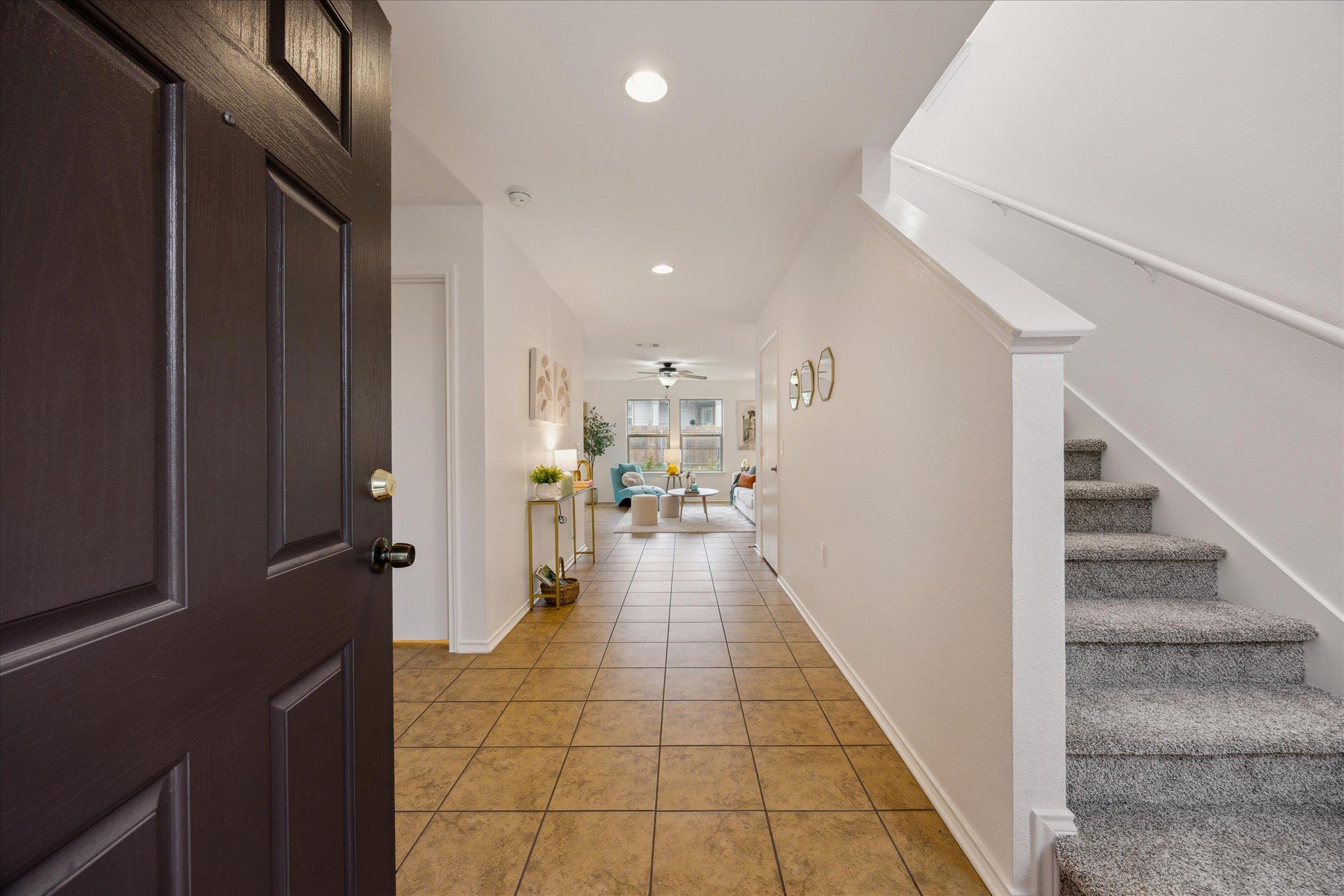 11009 Roderick Lawson LN