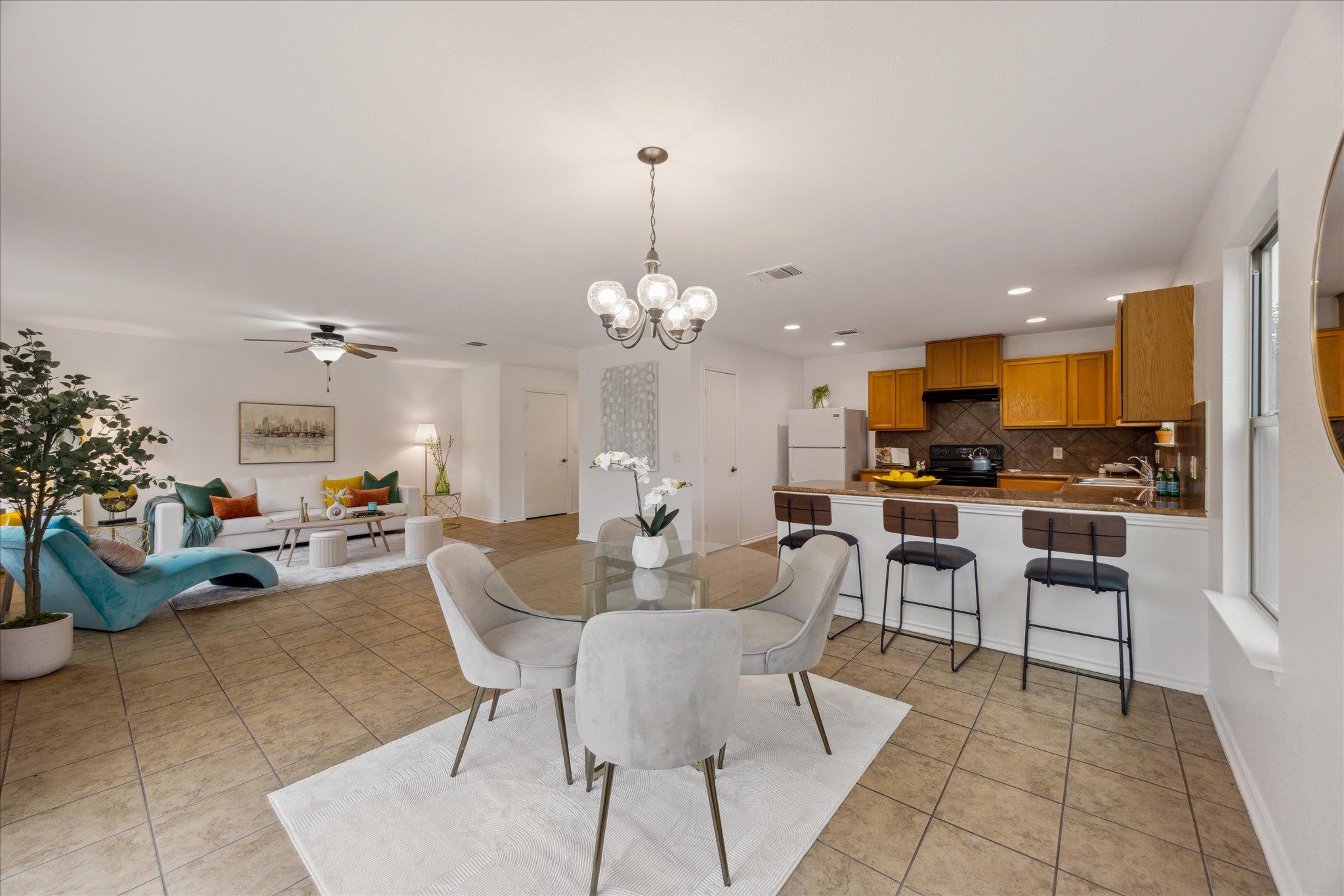 11009 Roderick Lawson LN