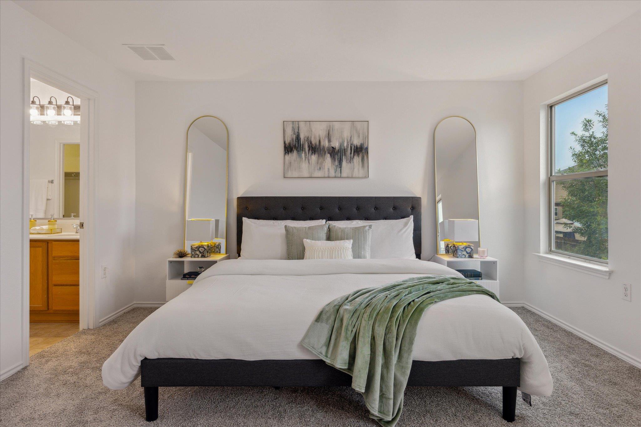 11009 Roderick Lawson LN