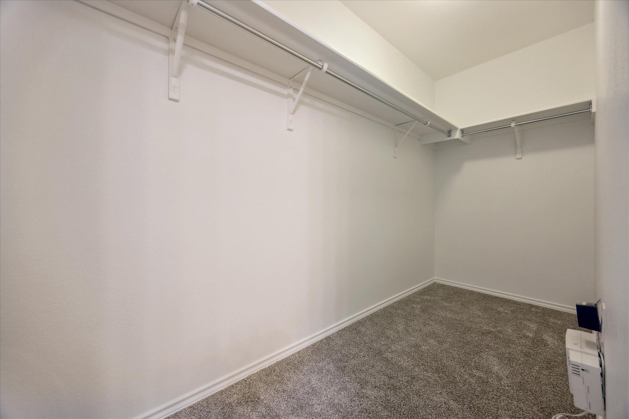 11009 Roderick Lawson LN