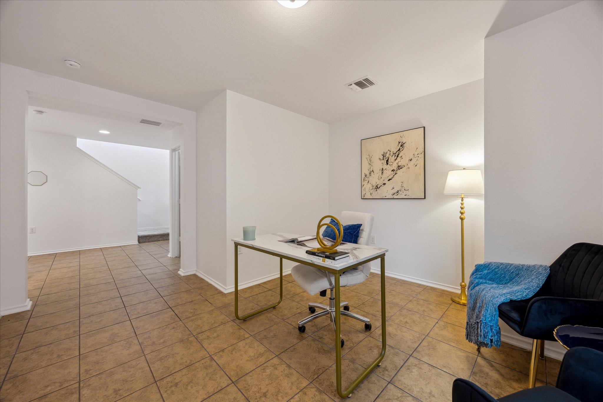 11009 Roderick Lawson LN