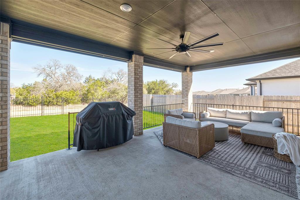 819 Arrowhead Ranch BLVD