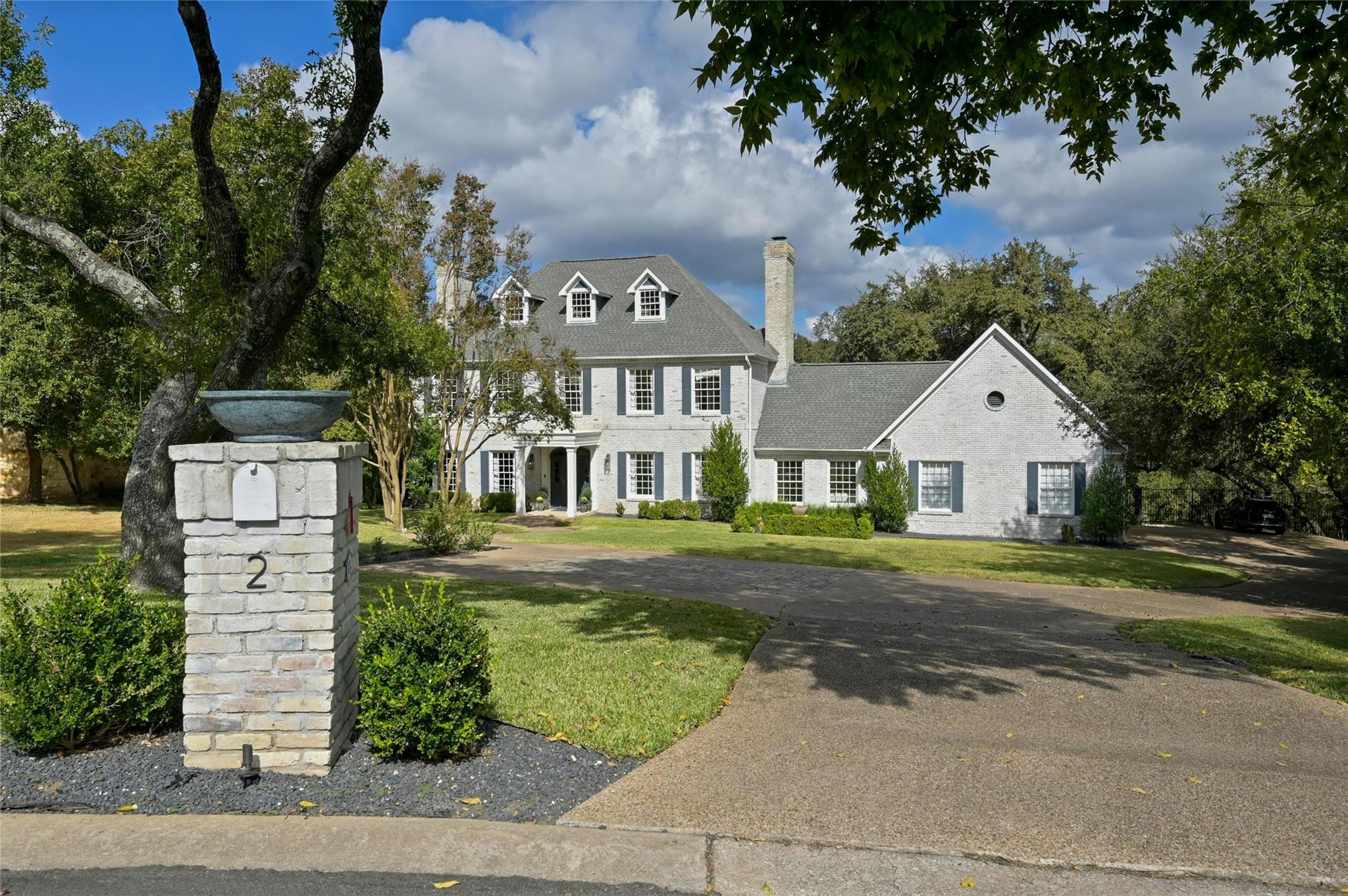 2 Cicero LN