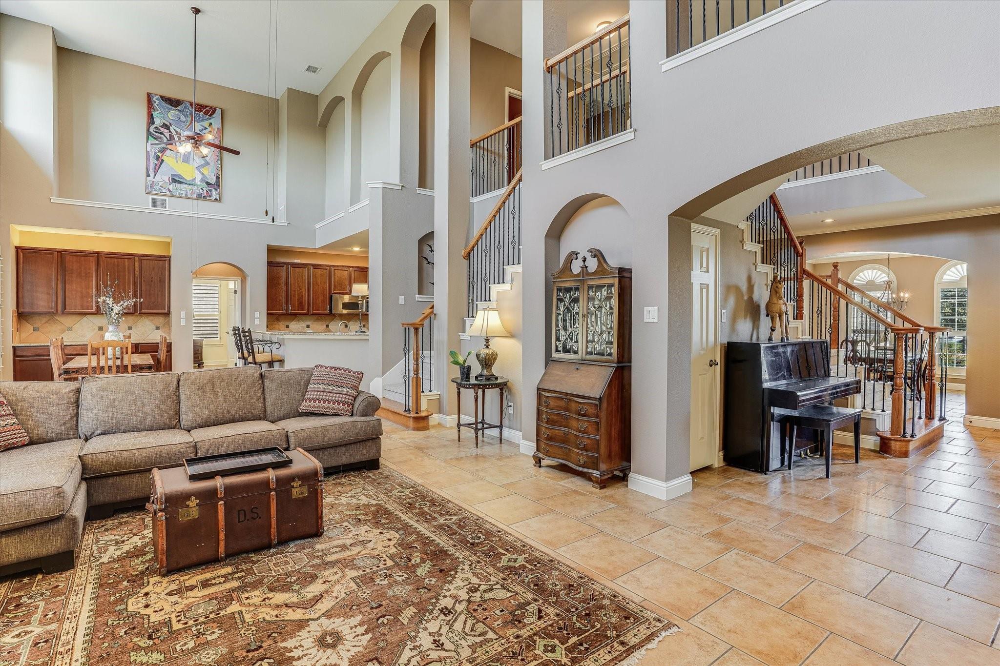 4112 Aplomado Falcon CV