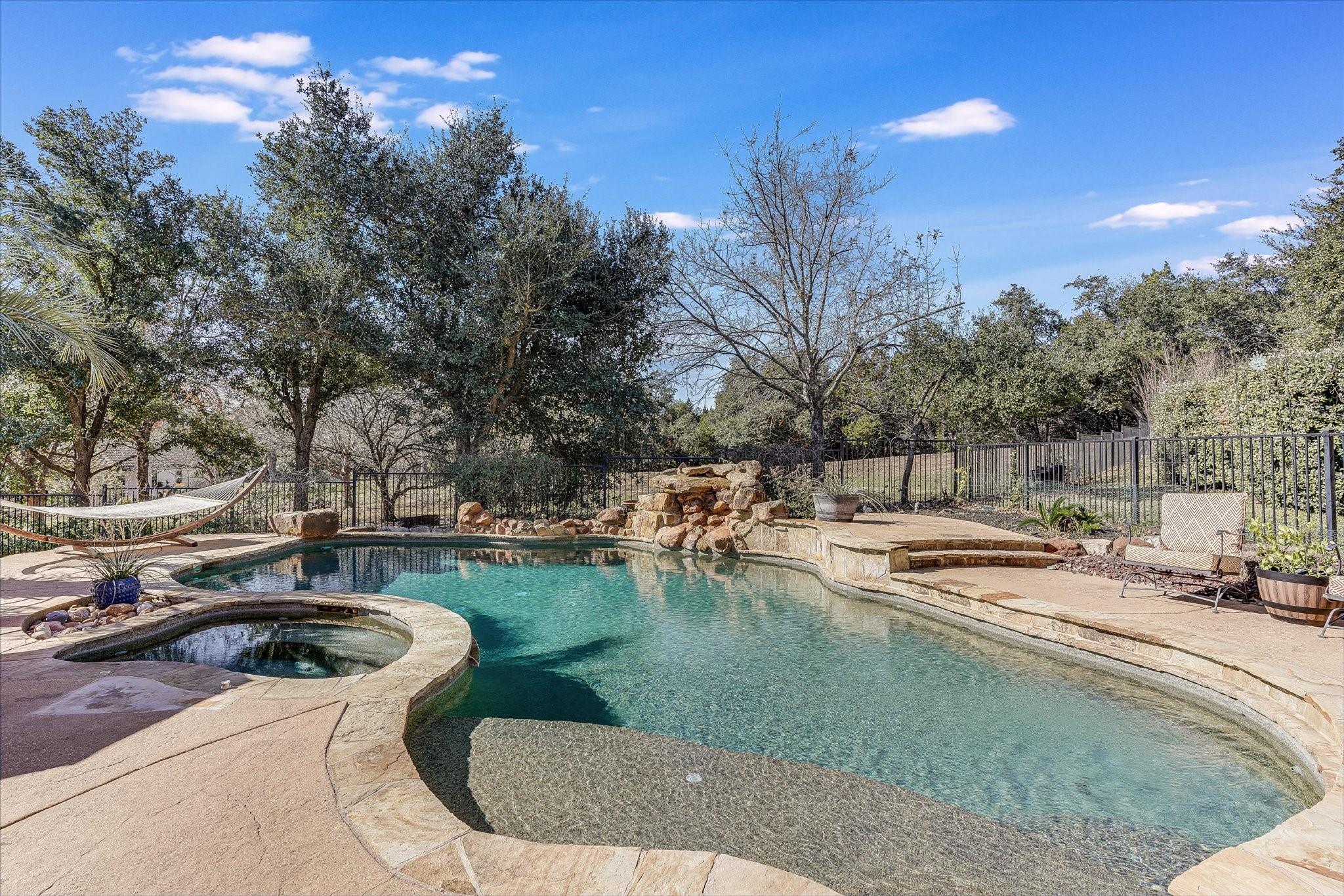 4112 Aplomado Falcon CV