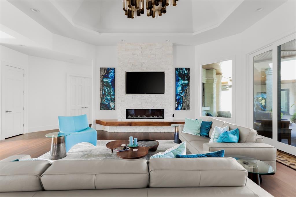 21 Cousteau LN