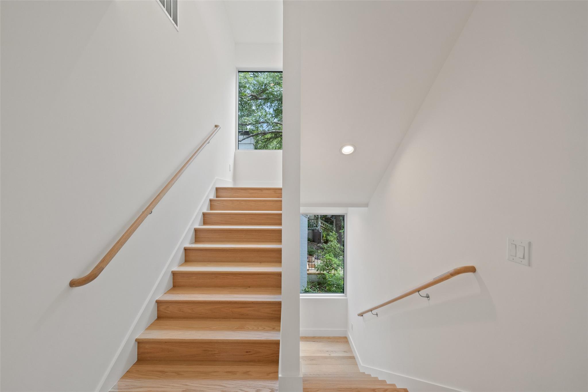 1503 Alta Vista Ave