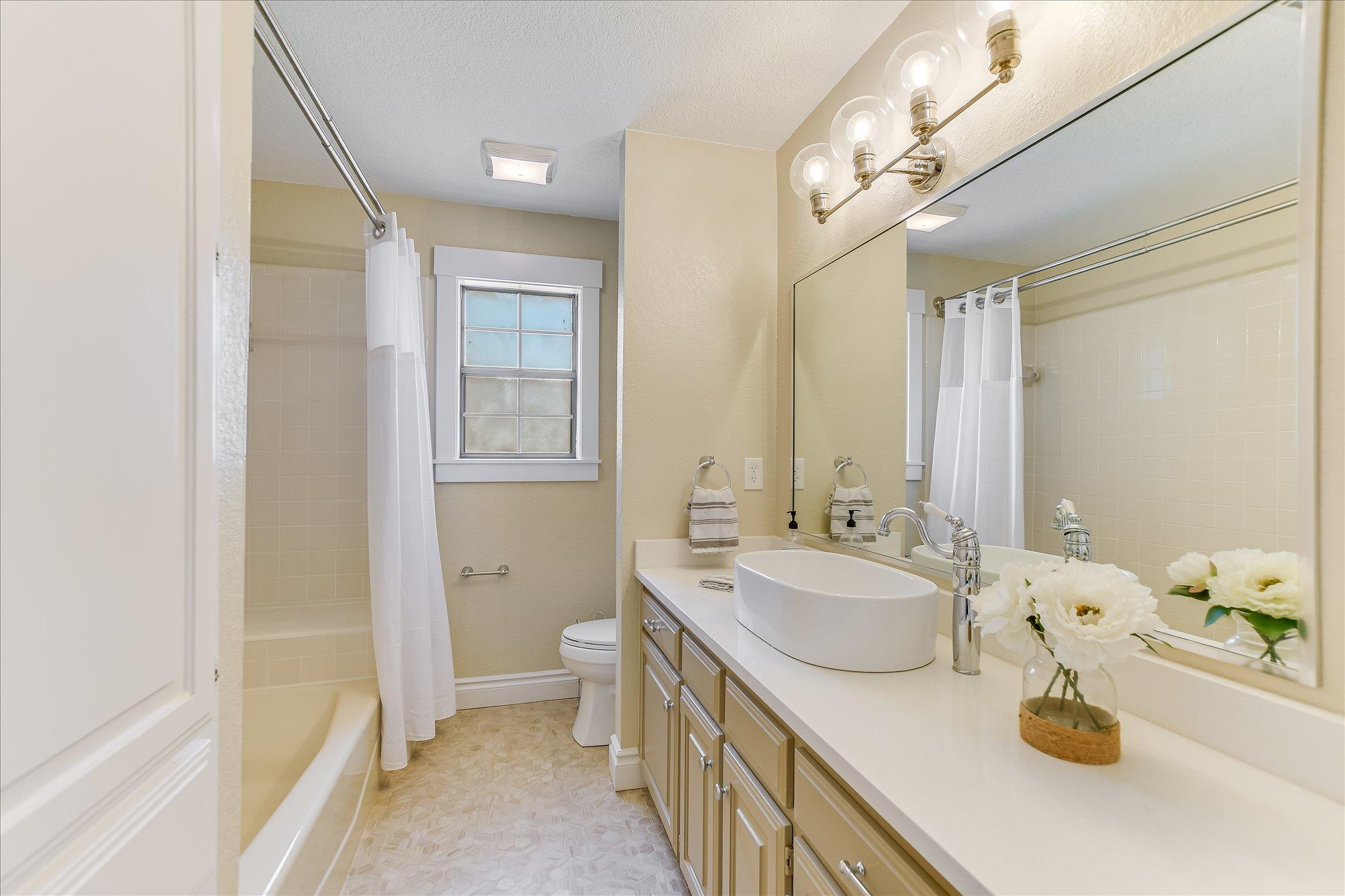 5400 RAIN CREEK PKWY