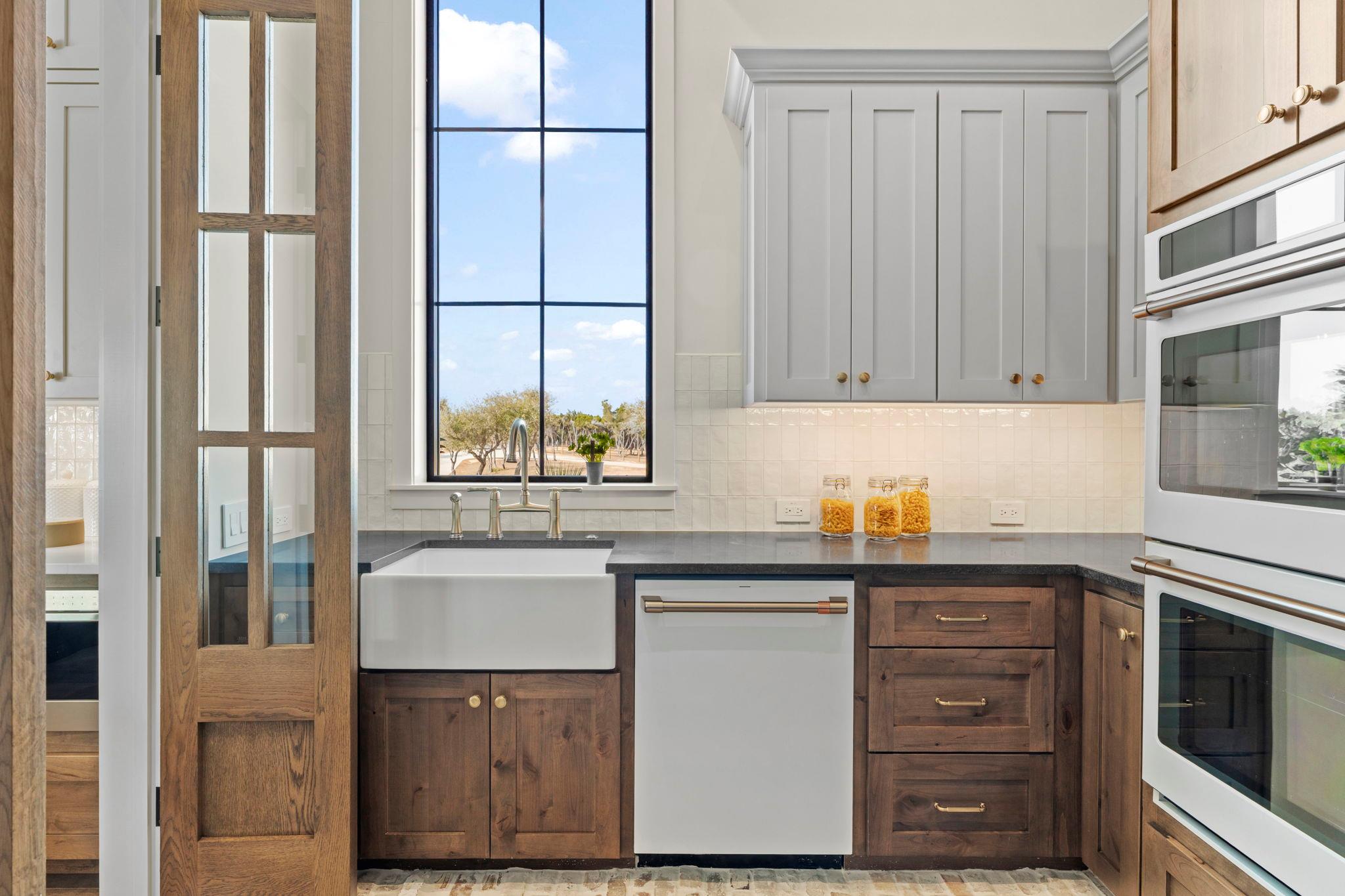 1562 Canyon Crossing View