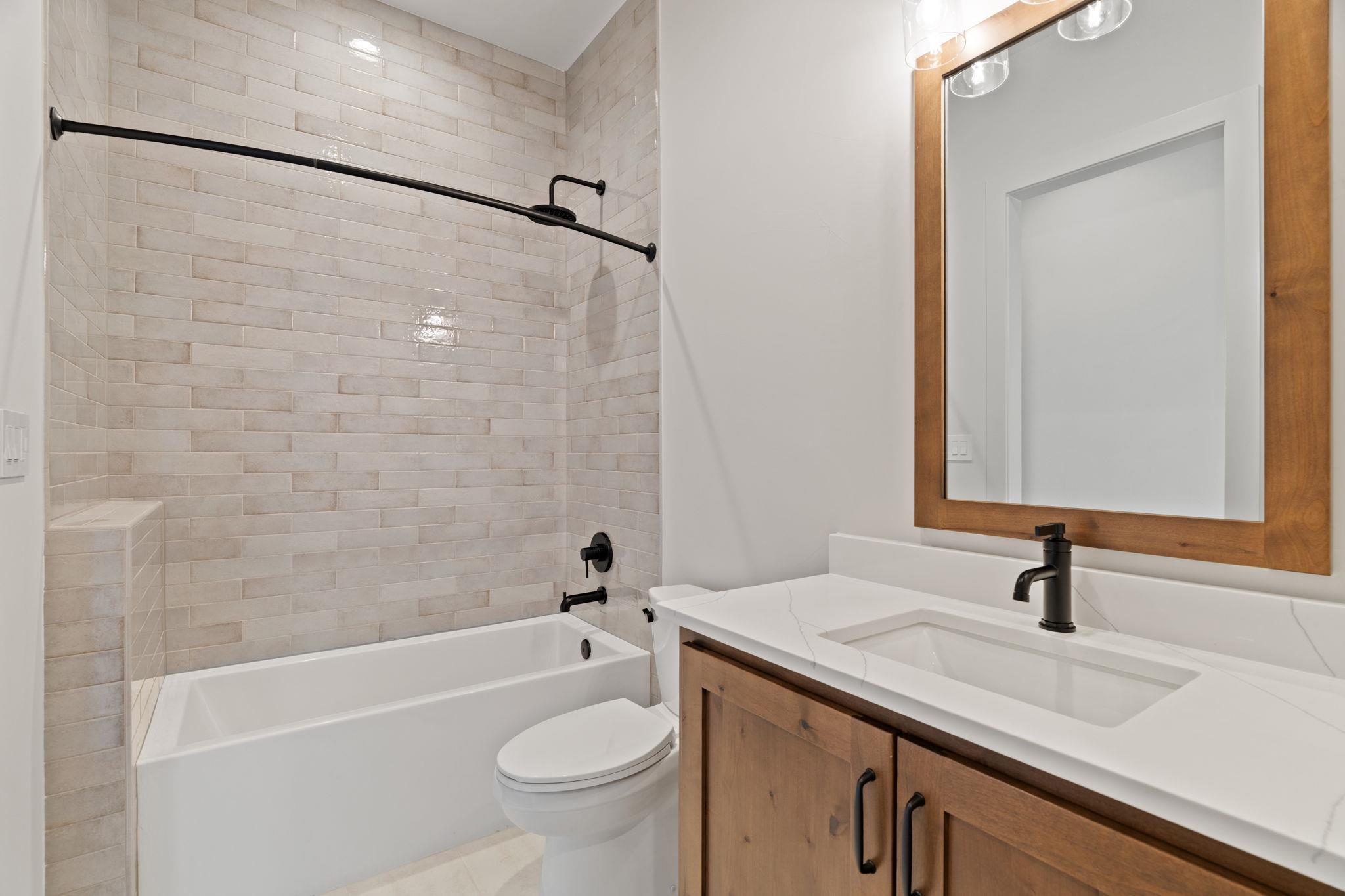 1562 Canyon Crossing View