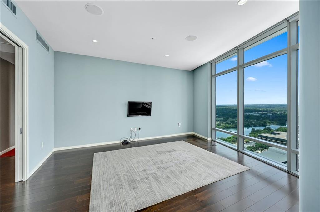 200 Congress Ave Unit: 26EG