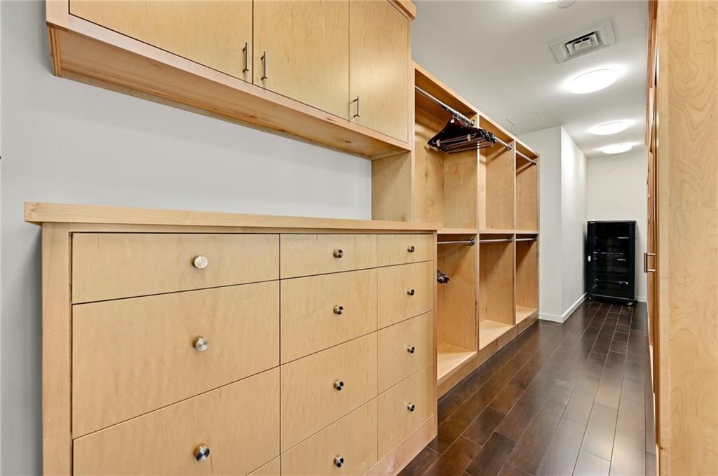 200 Congress Ave Unit: 26EG