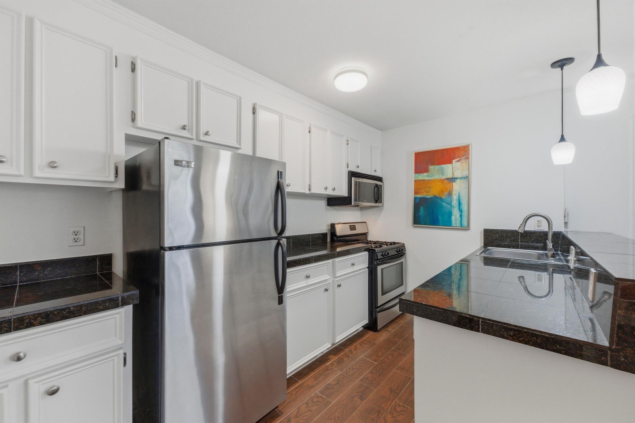 304 E 33rd ST # 11
