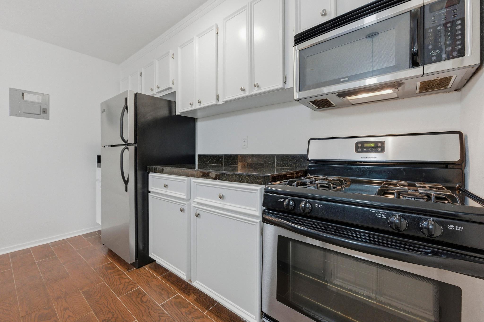 304 E 33rd ST # 11