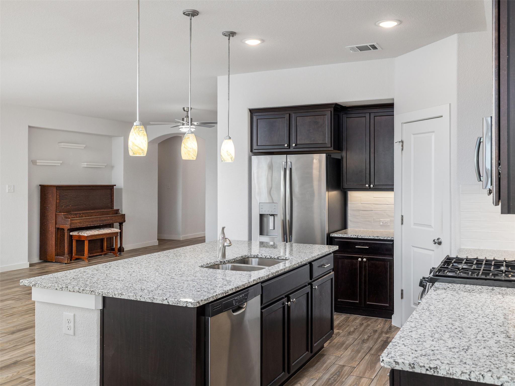 6856 Catania LOOP
