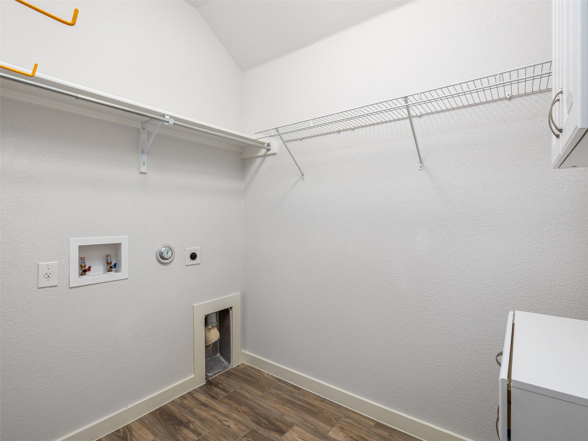 6856 Catania LOOP