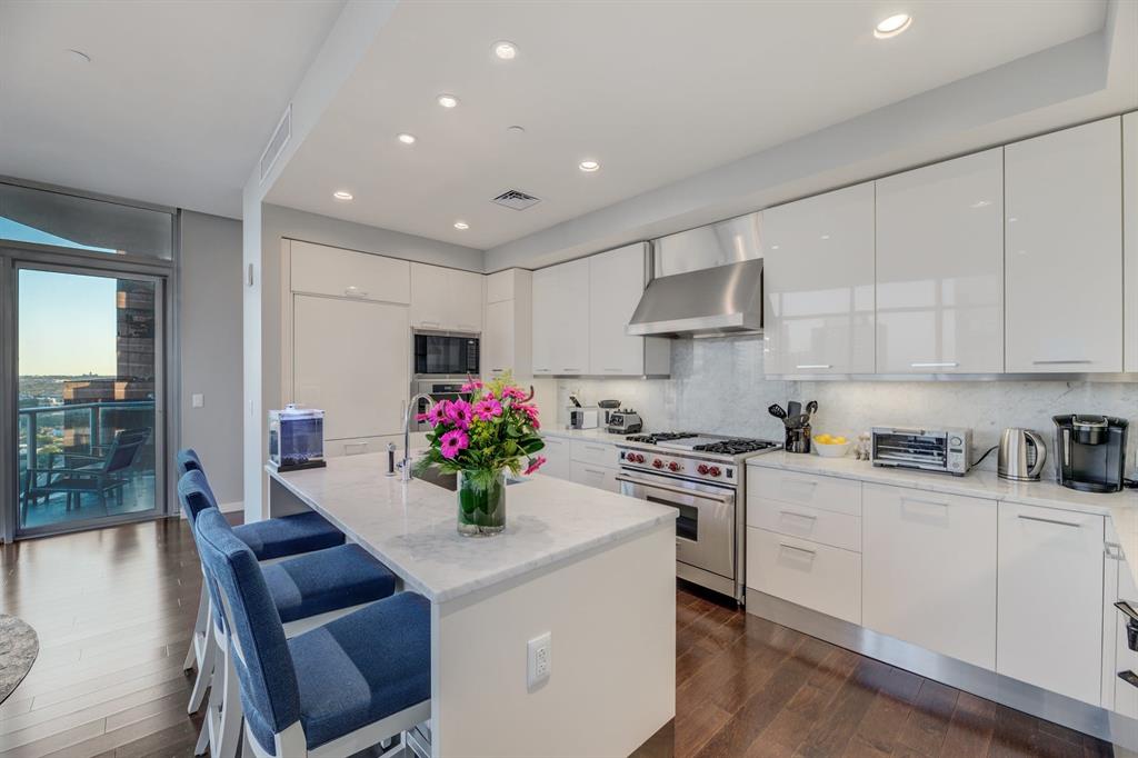 200 Congress Ave # 23F