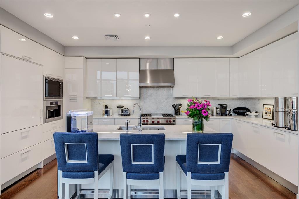 200 Congress Ave # 23F