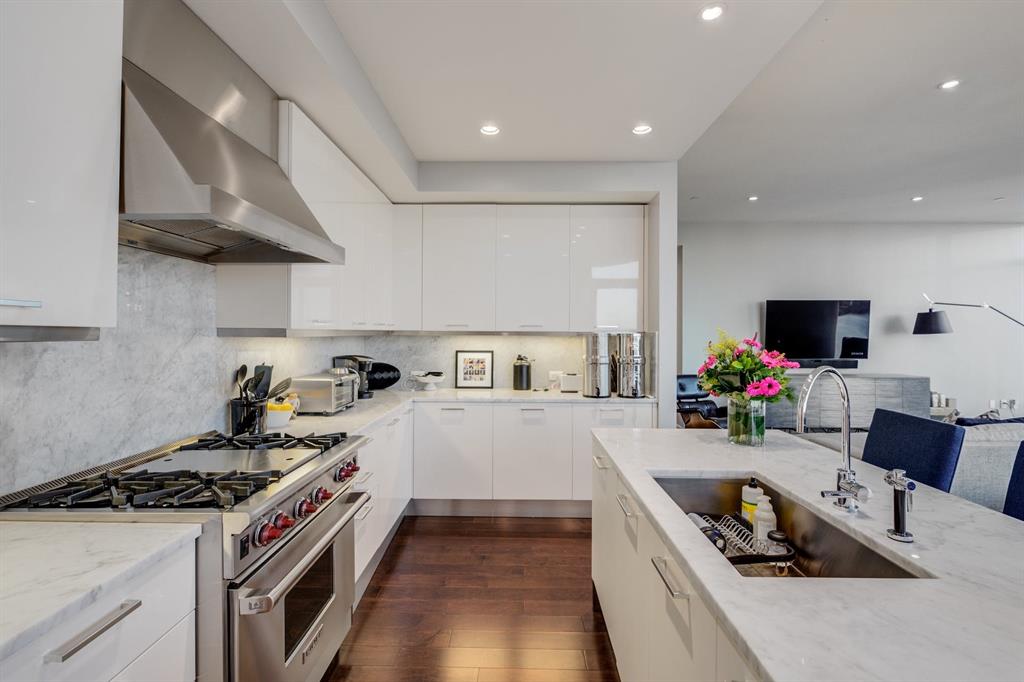 200 Congress Ave # 23F