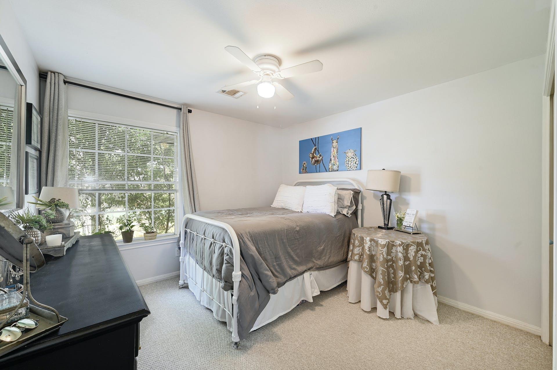 1811 W 39th ST Unit: A/B