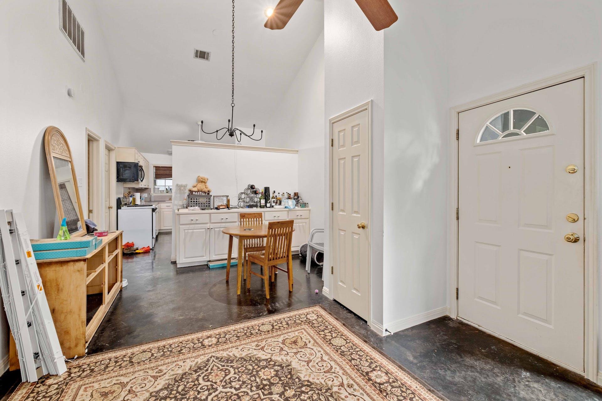 1811 W 39th ST Unit: A/B