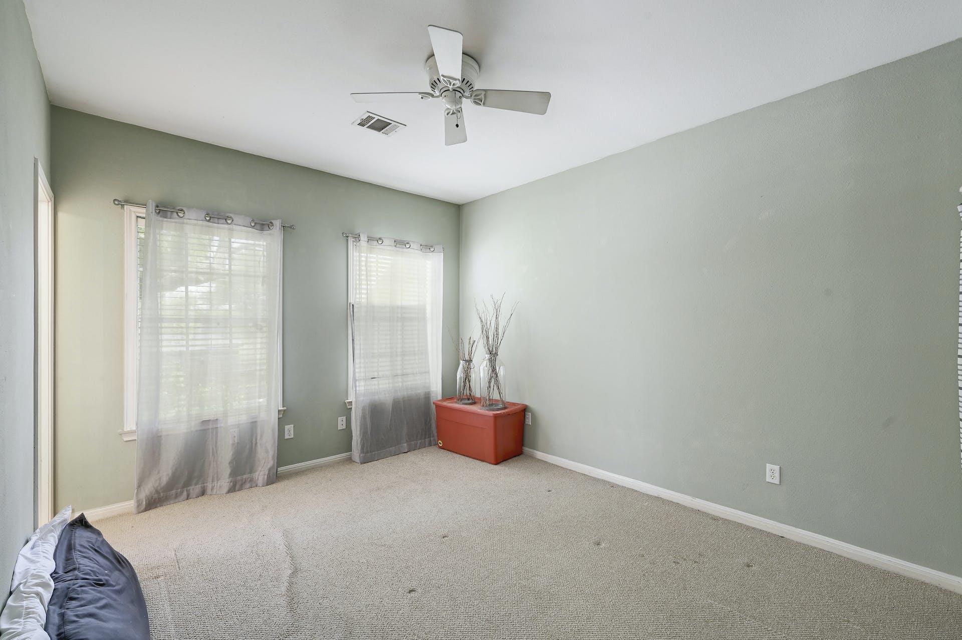 1811 W 39th ST Unit: A/B