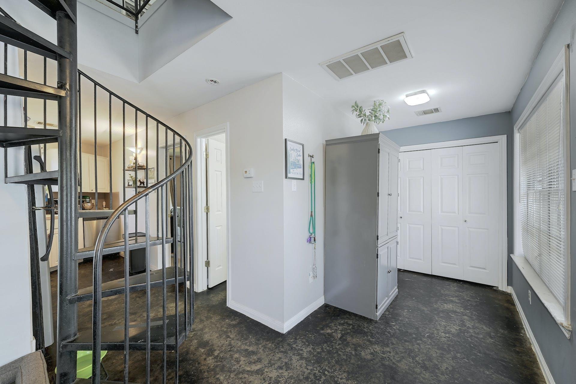 1811 W 39th ST Unit: A/B
