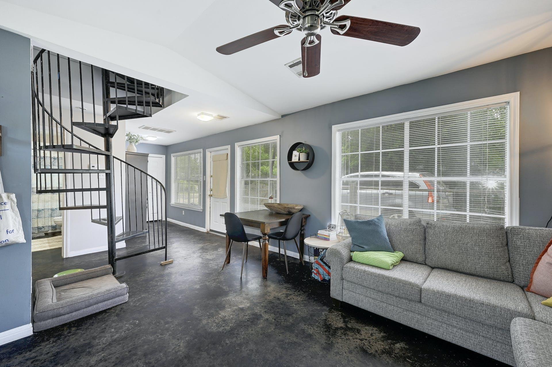 1811 W 39th ST Unit: A/B