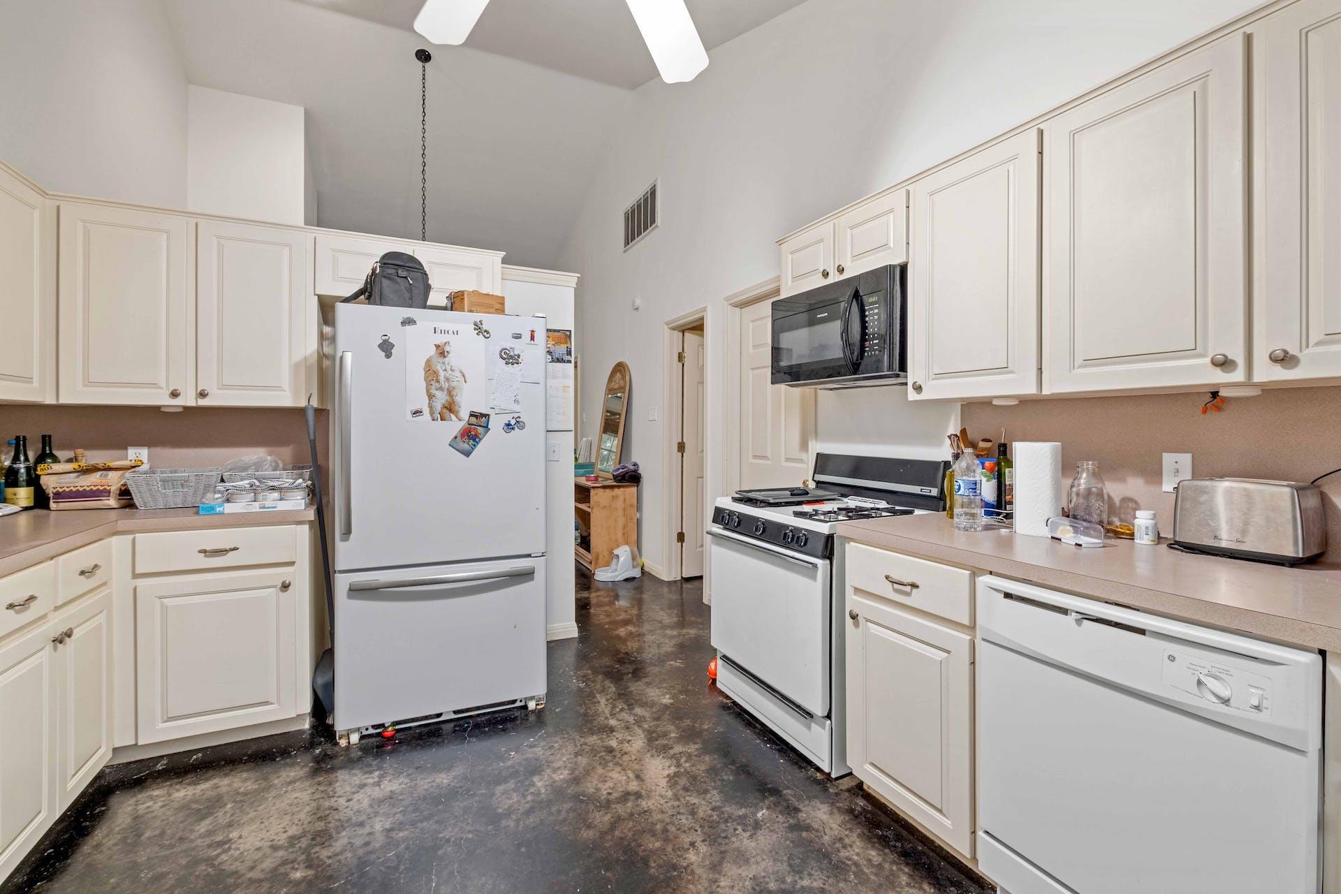 1811 W 39th ST Unit: A/B