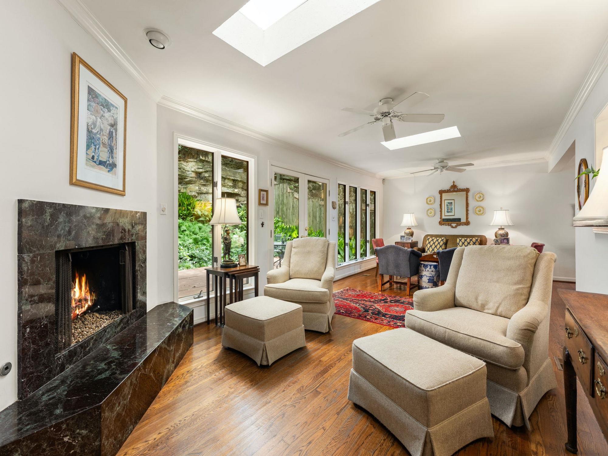 2205 Scenic DR