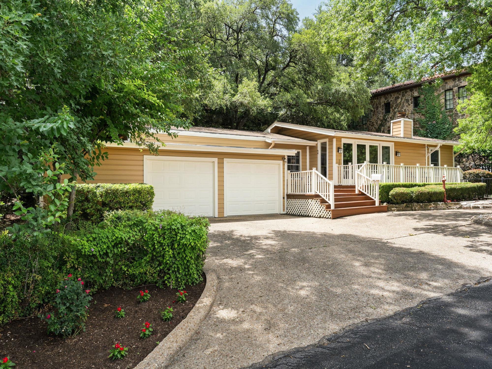 2205 Scenic DR