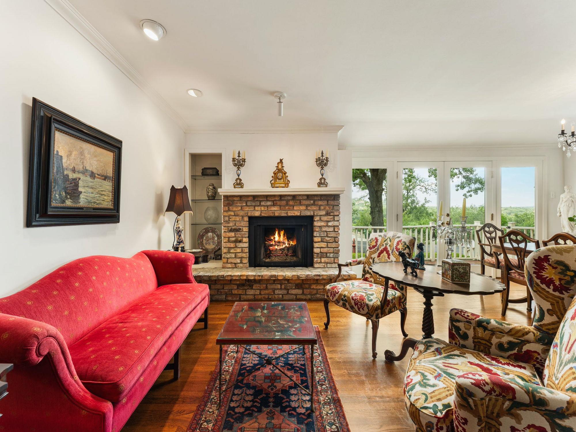 2205 Scenic DR