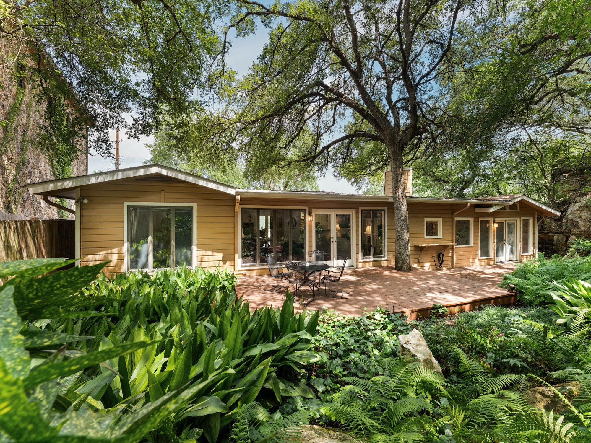 2205 Scenic DR