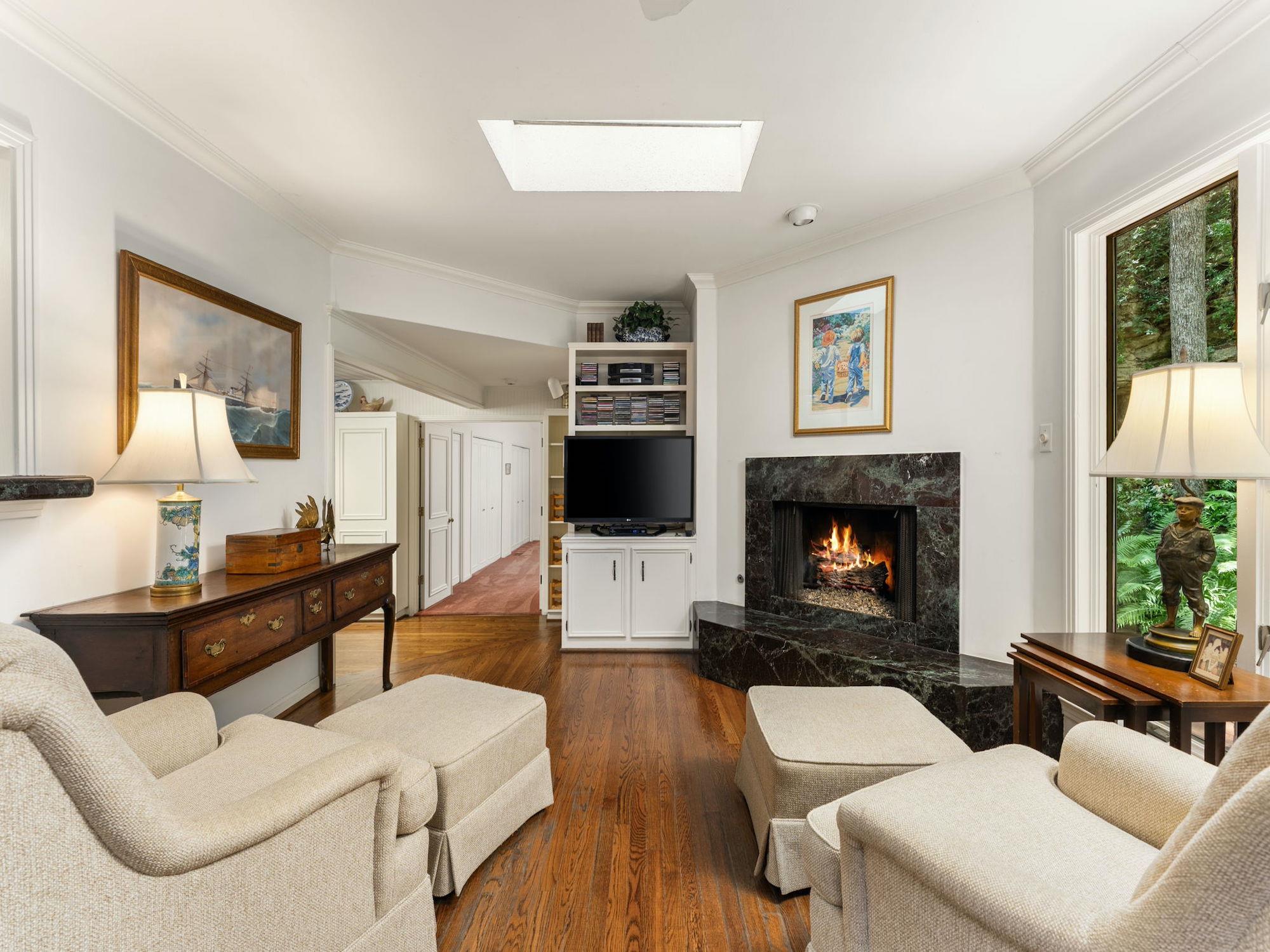 2205 Scenic DR