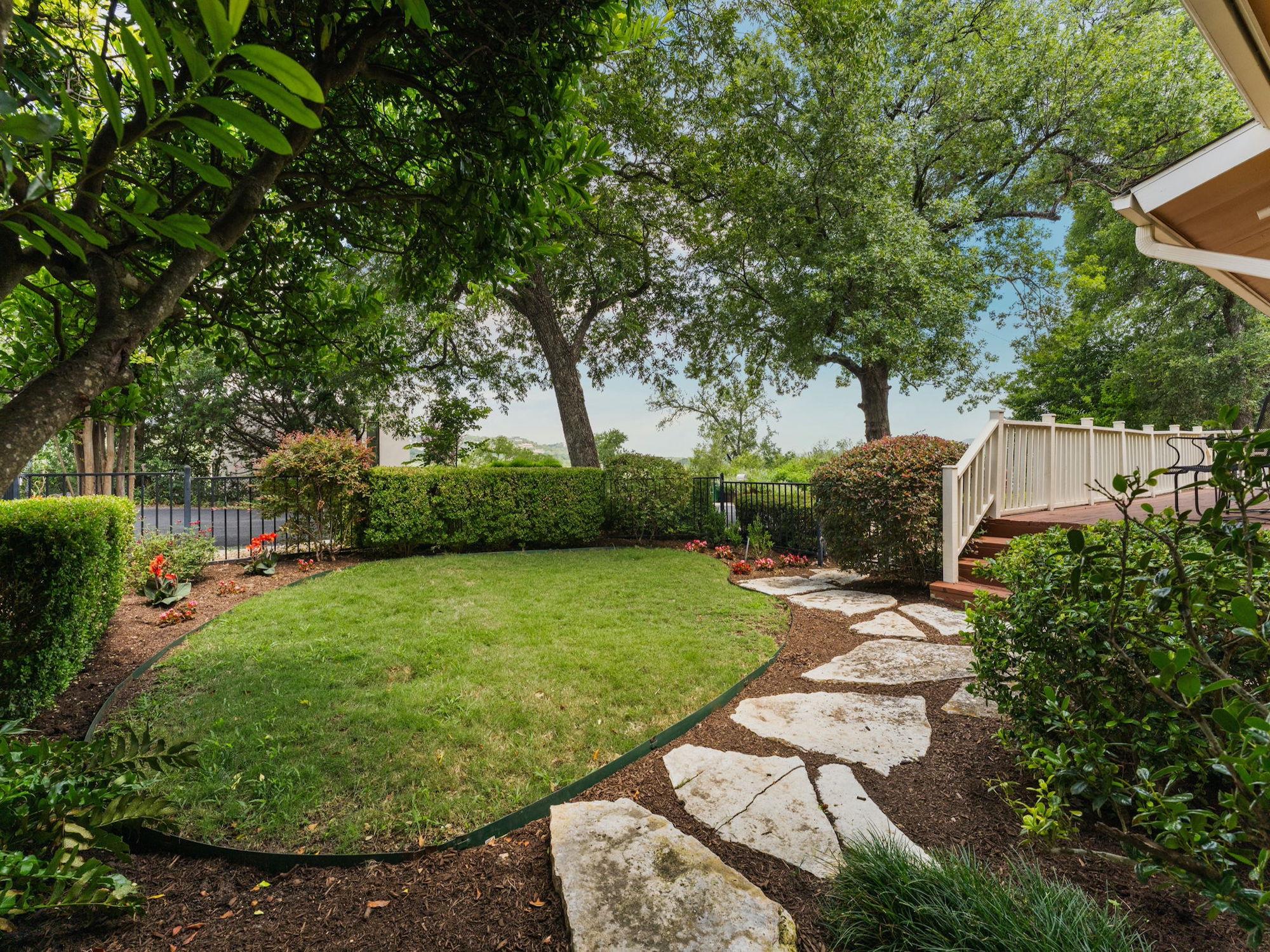 2205 Scenic DR
